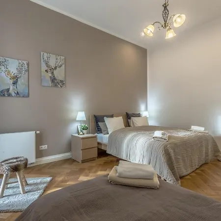 Apartament Royal White Garden Praga