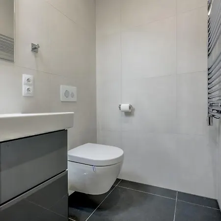Apartament Royal White Garden *